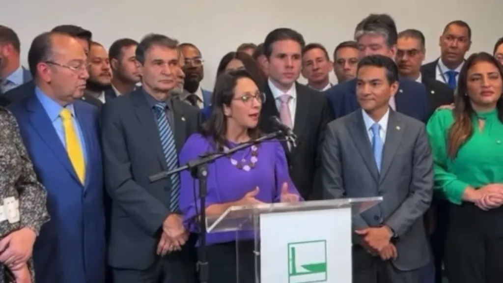 https://gutembergcardoso.com.br/com-ruy-e-romero-podemos-anuncia-apoio-a-hugo-motta-na-disputa-pela-presidencia-da-camara/