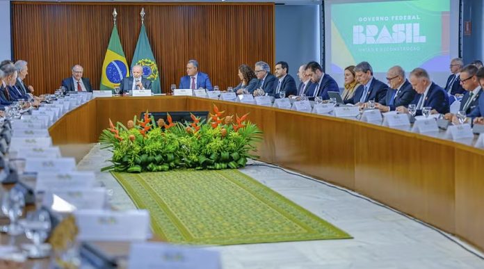 Lula faz reunião com governadores e defende ‘pacto’ contra o crime organizado