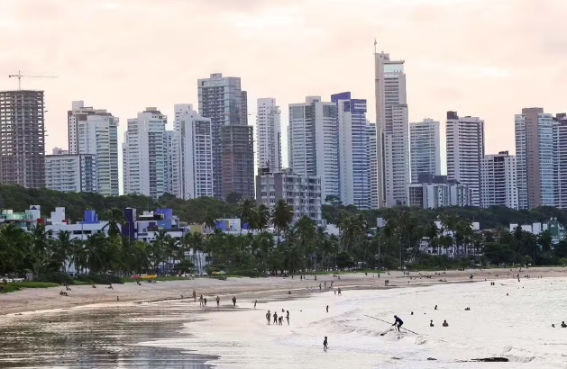 Paraíba tem dois trechos de praia impróprios para banho; veja quais