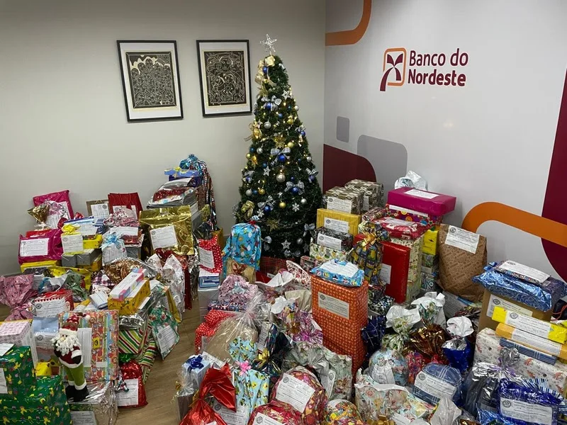 Banco do Nordeste adere à campanha Papai Noel dos Correios e entrega 300 presentes, na Paraíba