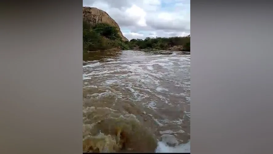 Chuvas de dezembro trazem felicidade ao Sertão da PB, provocando cheia em rio da região de Patos