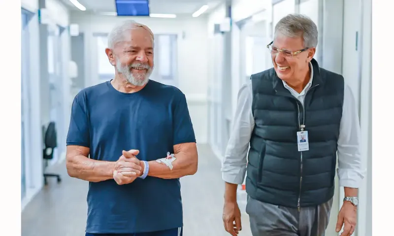 Presidente Lula recebe alta hospitalar após internação para drenar hematoma