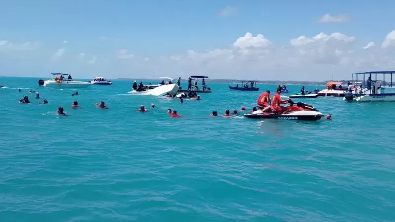 Catamarã afunda durante passeio em Maragogi; uma pessoa morreu