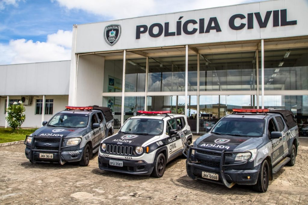 Jovem é assassinado a tiros enquanto conversava com amigos, no Centro de Cabedelo